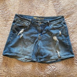 Boyfriend jean shorts